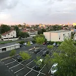 Escapade Bordeaux, Tram Et Supermarche Au Pied * Mérignac