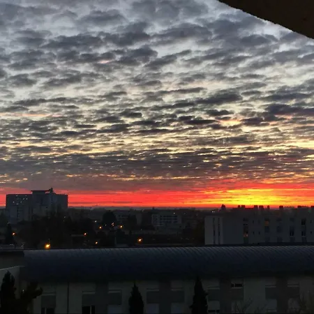 Escapade Bordeaux, Tram Et Supermarche Au Pied * Mérignac