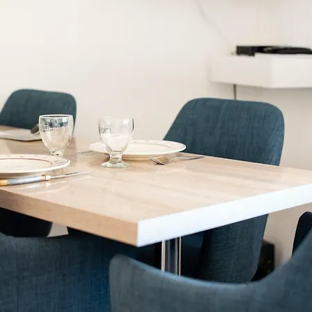 Escapade Bordeaux, Tram Et Supermarche Au Pied * Mérignac