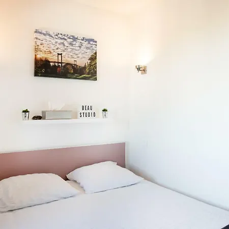 Escapade Bordeaux, Tram Et Supermarché Au Pied Appartamento