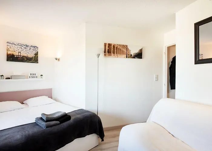 Escapade Bordeaux, Tram Et Supermarche Au Pied *